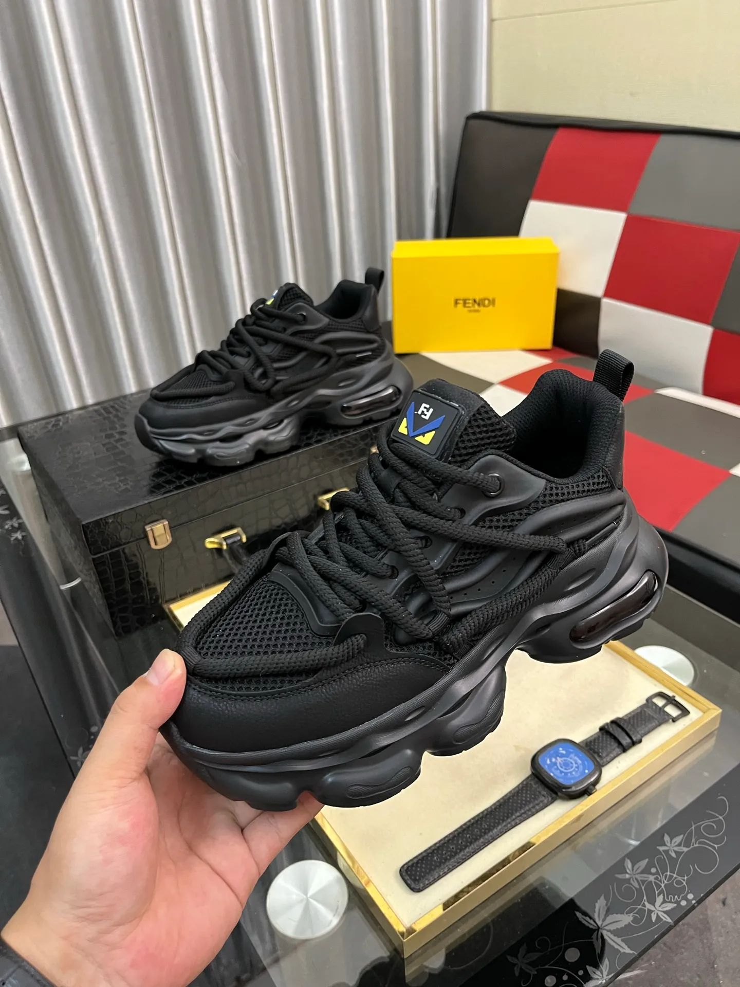 Men's shoes 💰480⌚️⌚️【FENDI】original quality.~ Unique modern style sneakers. 🏃A must-have casual shoe for trendy men😍😍 Original brand imported from Italy, imported original leather, sheep lining (refuses to discolor and grind feet) Sole: Original sole provided by the original factory, French lazy style design ⚠️Fit to the feet, original quality, super comfortable original sole. Just like shooting the real thing🎬The real thing is better, code number: 38-44